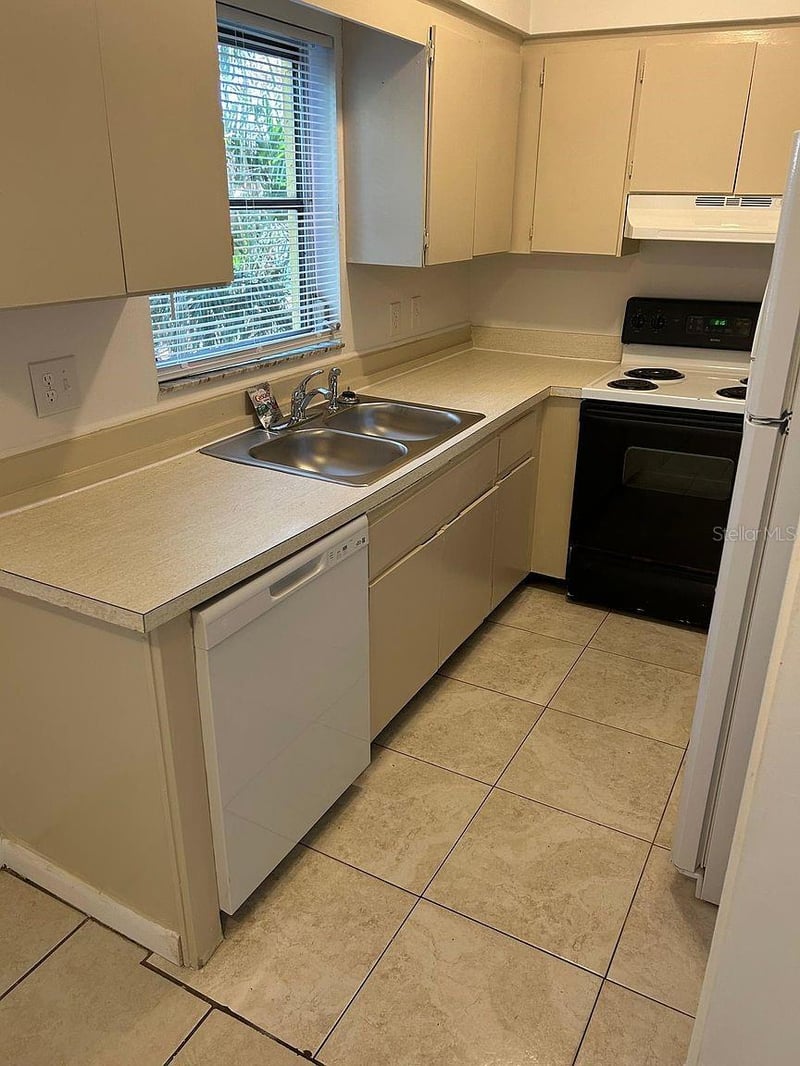 7025 Hibiscus Ave S, South Pasadena, FL 33707