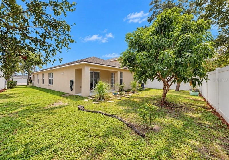 7746 Carriage Pointe Dr, Gibsonton, FL 33534
