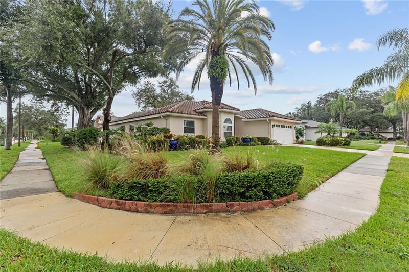 4897 Harbor Woods Dr, Palm Harbor, FL 34683