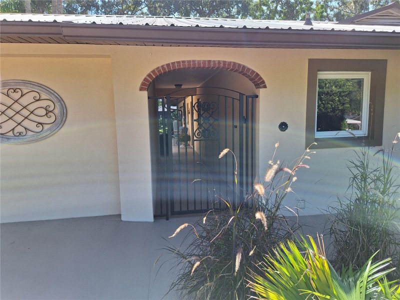 456 W 10th Ave, Mount Dora, FL 32757