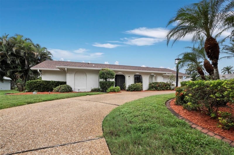 6945 Country Lakes Cir, Sarasota, FL 34243