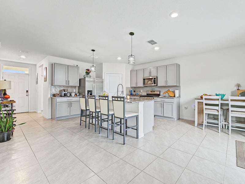 36013 Ellsworth Pl, Zephyrhills, FL 33541
