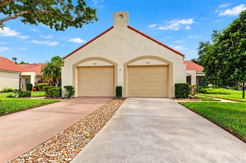 978 Madrid Dr, Palm Harbor, FL 34684
