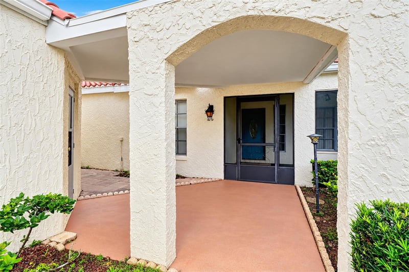 978 Madrid Dr, Palm Harbor, FL 34684