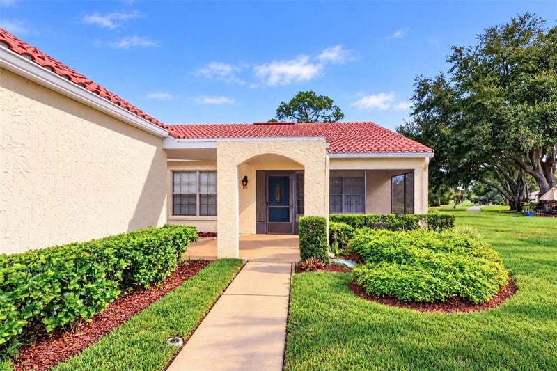 978 Madrid Dr, Palm Harbor, FL 34684