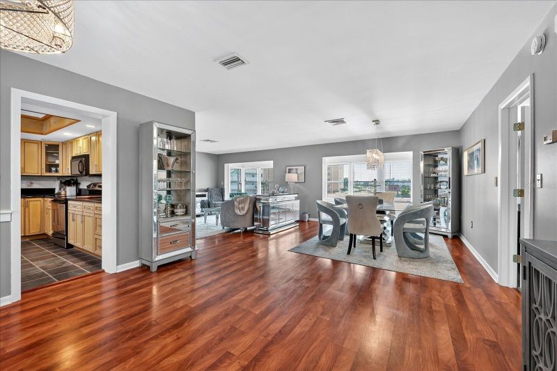 5020 Brittany Dr S #322, St Petersburg, FL 33715