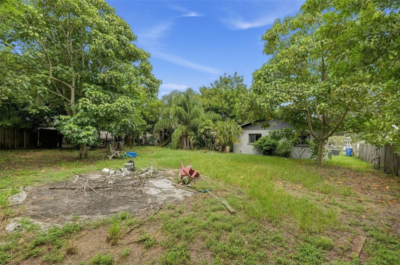 2219 11th Ave W, Bradenton, FL 34205