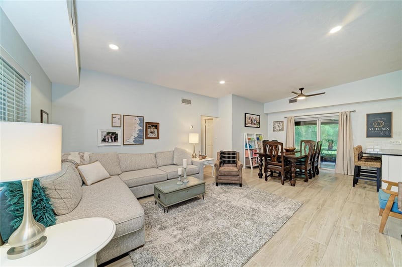 126 Holly Ave, Sarasota, FL 34243