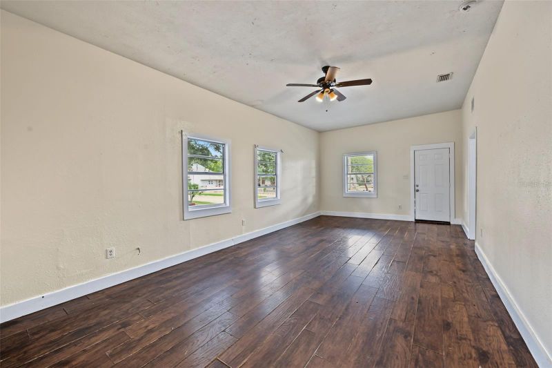 1301 E 18th Ave, Tampa, FL 33605