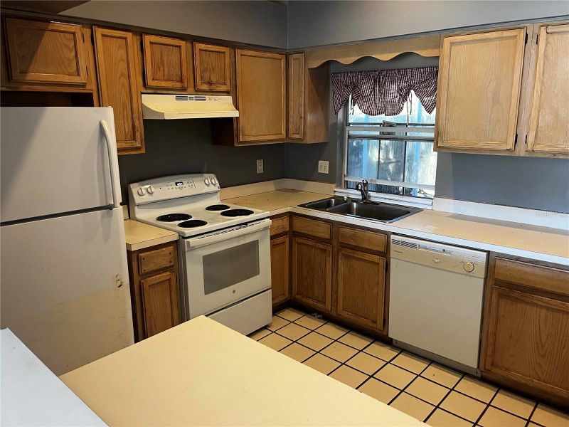1890 Feather Tree Cir, Clearwater, FL 33765