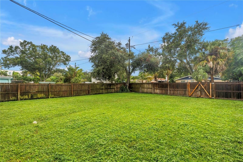 2511 Quincy St S, St Petersburg, FL 33711