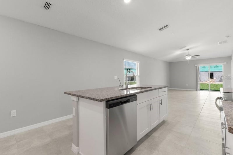 7110 Amelia Cove Ct, Sun City Center, FL 33573