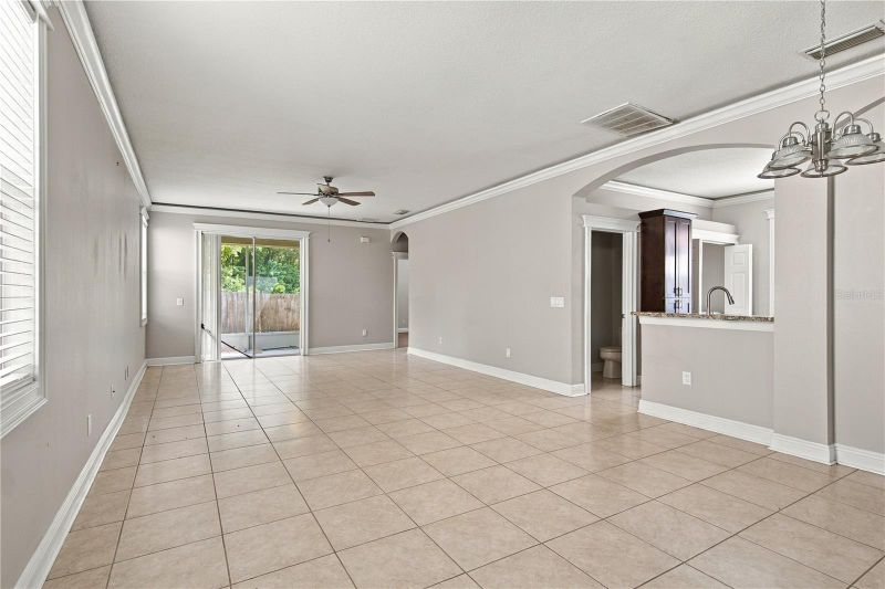 10321 Avelar Ridge Dr, Riverview, FL 33578