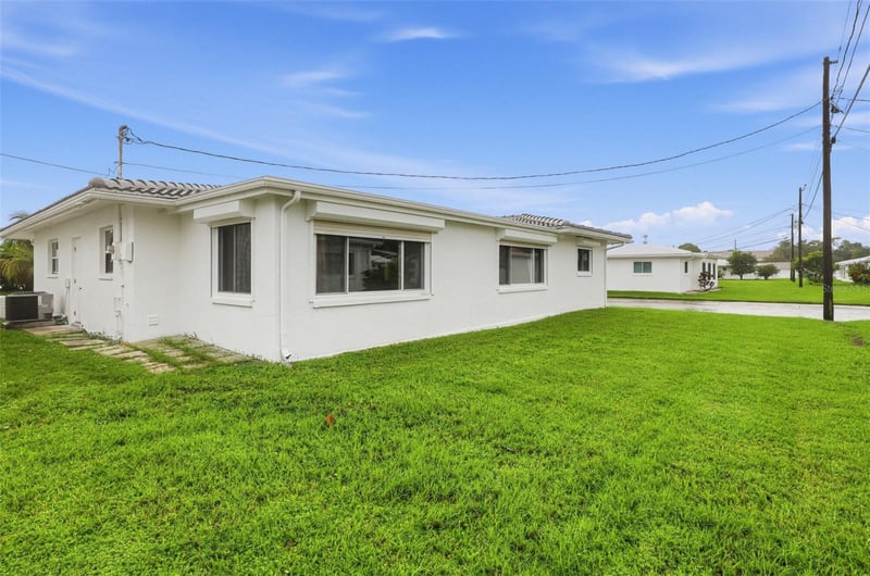 9640 45th St N, Pinellas Park, FL 33782