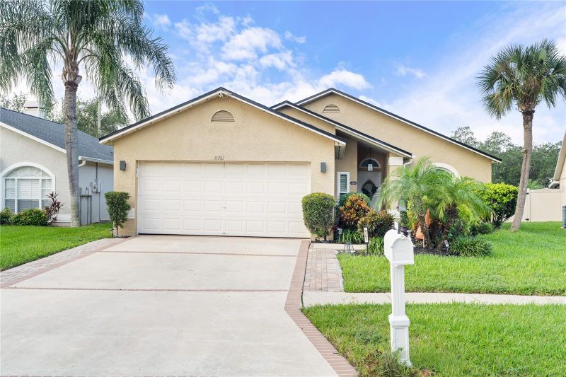8761 Huntfield St, Tampa, FL 33635