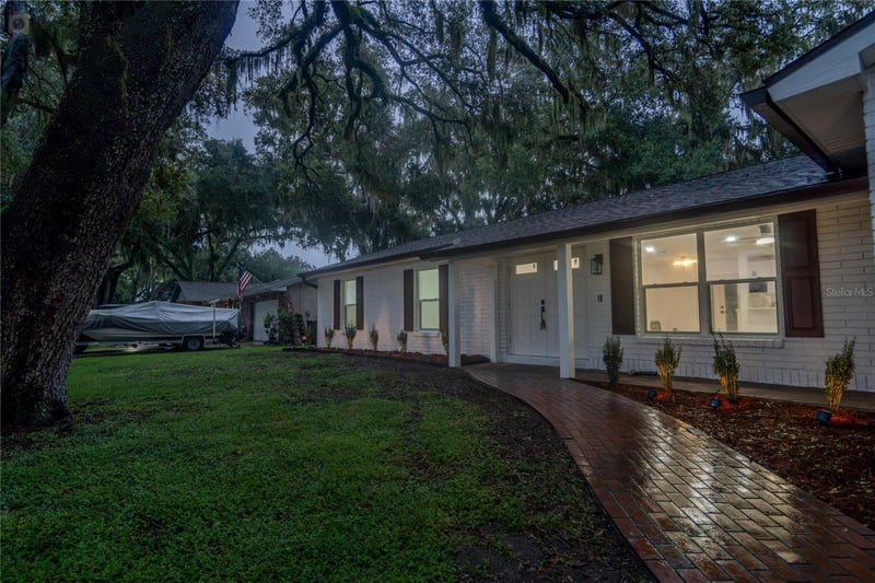 611 Rooks Rd, Seffner, FL 33584