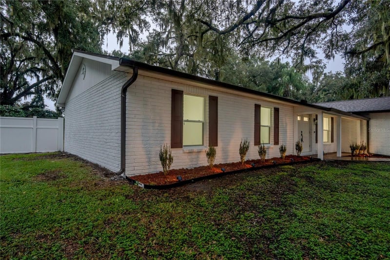 611 Rooks Rd, Seffner, FL 33584