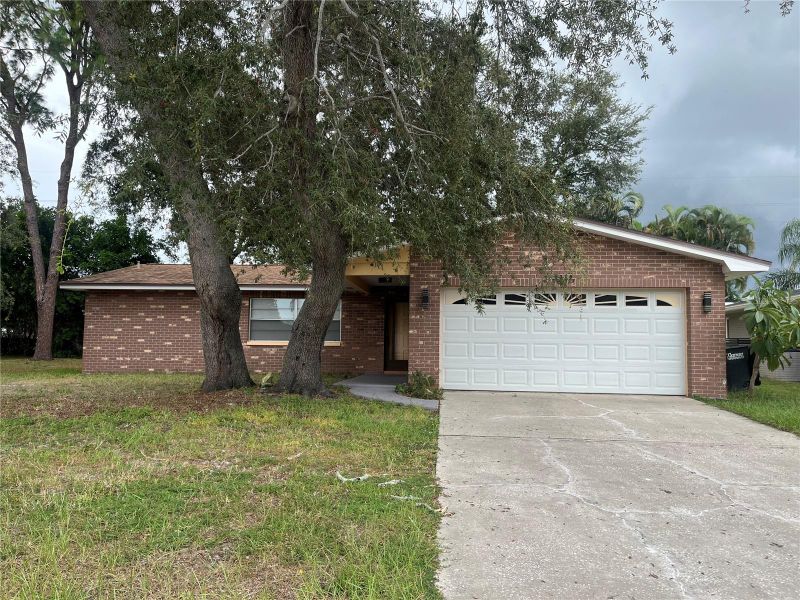 2080 Sun Tree Cir N, Clearwater, FL 33763