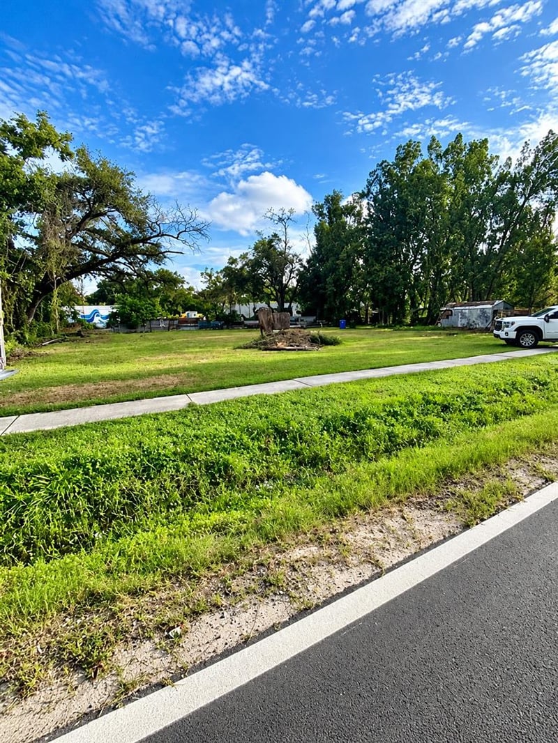 8515 Nundy Ave, Gibsonton, FL 33534