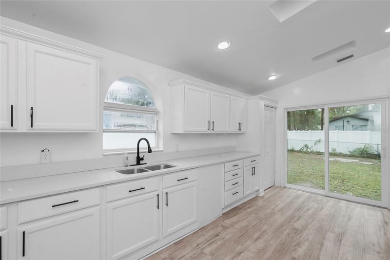 8021 N Edison Ave, Tampa, FL 33604