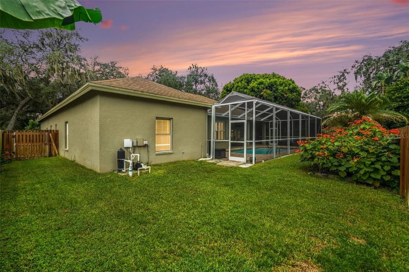 16809 Windsor Park Dr, Lutz, FL 33549