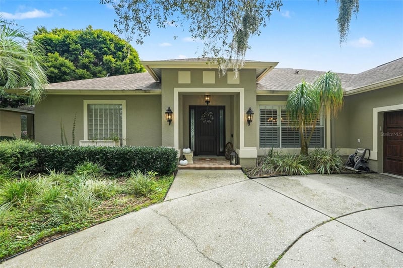 16809 Windsor Park Dr, Lutz, FL 33549