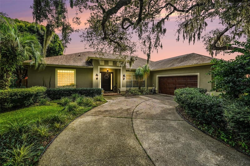16809 Windsor Park Dr, Lutz, FL 33549