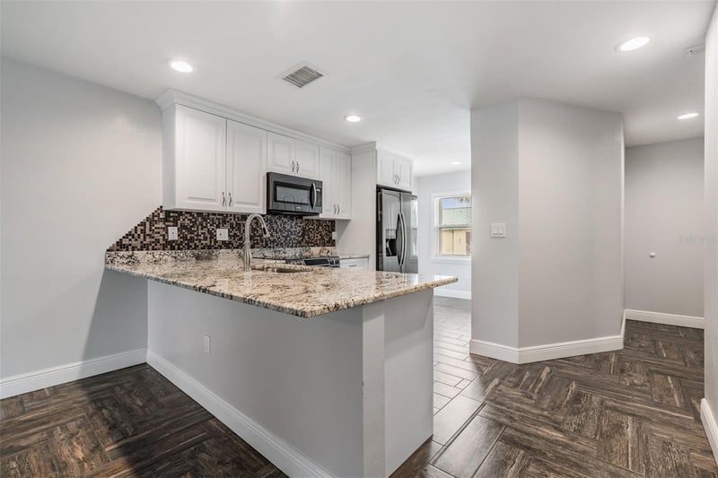 6125 113th St #514, Seminole, FL 33772