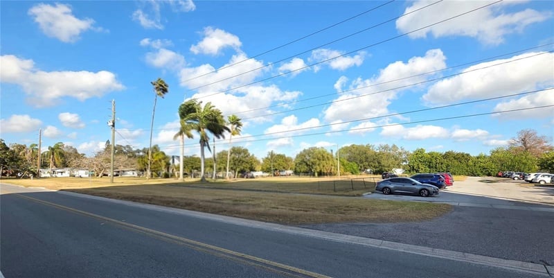6740 Park St S, South Pasadena, FL 33707