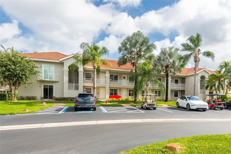 6808 Dali Ave #104, Land O Lakes, FL 34637