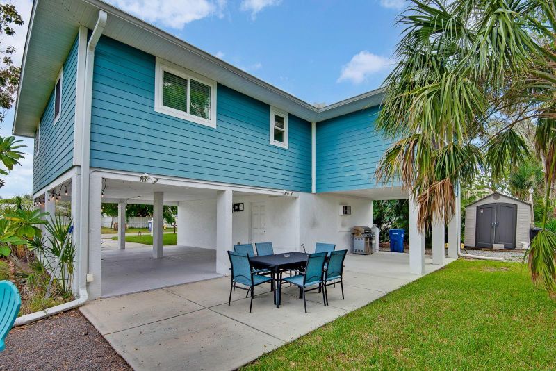 727 47th St W, Palmetto, FL 34221