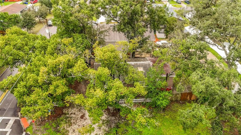 8618 20th St, Tampa, FL 33619