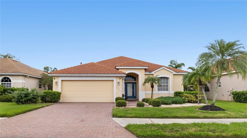 6841 74th Street Cir E, Bradenton, FL 34203