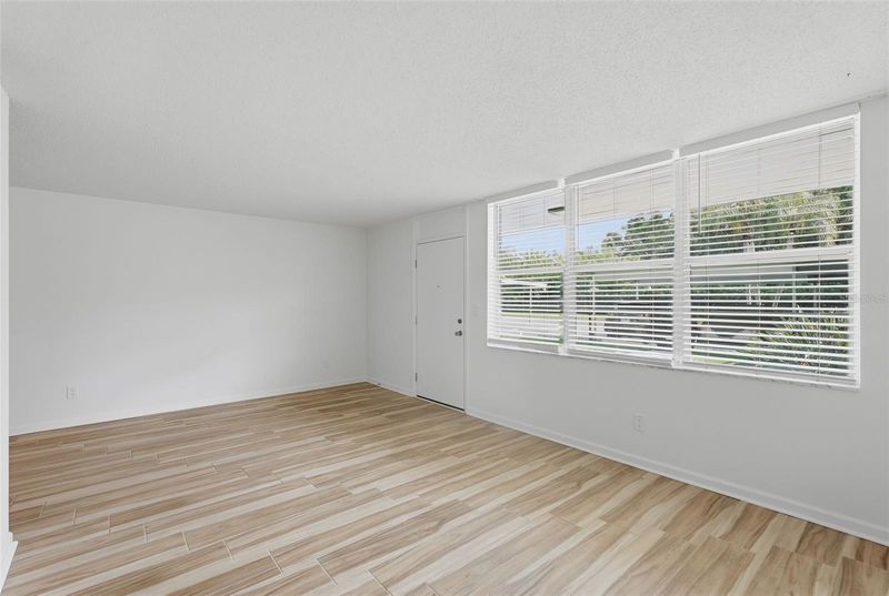 4720 Locust St NE #120, St Petersburg, FL 33703