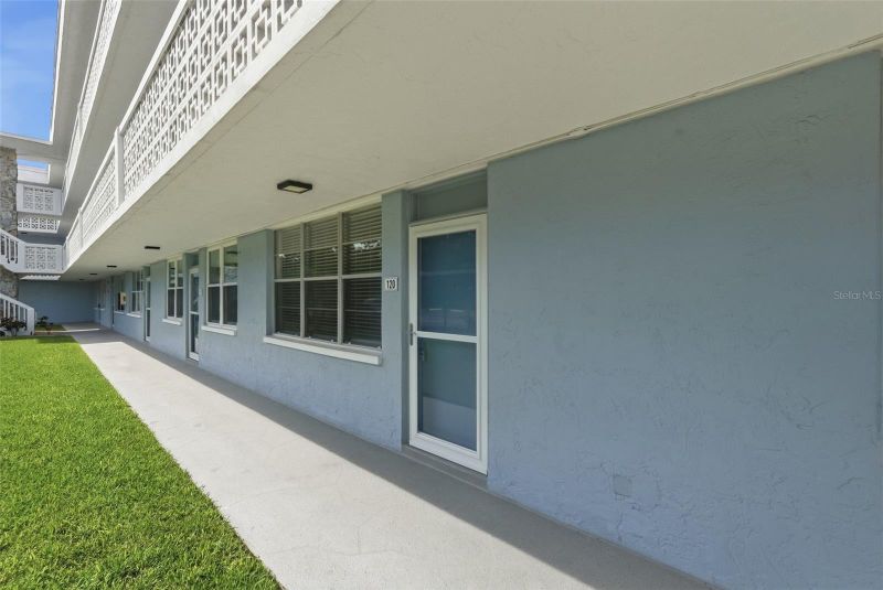 4720 Locust St NE #120, St Petersburg, FL 33703