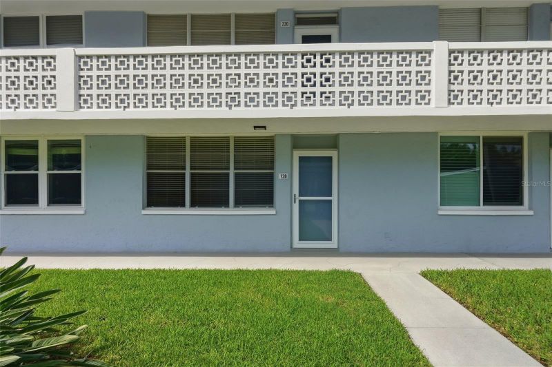 4720 Locust St NE #120, St Petersburg, FL 33703