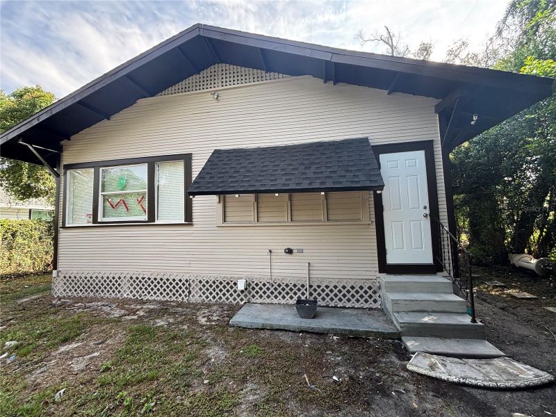 8216 N 14th St, Tampa, FL 33604