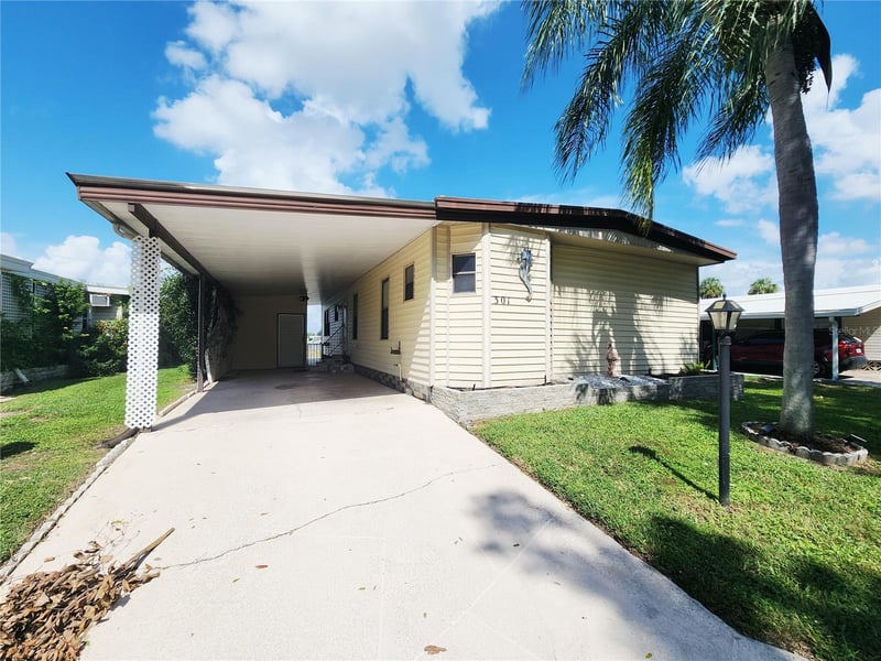 808 53rd Ave E #301, Bradenton, FL 34203