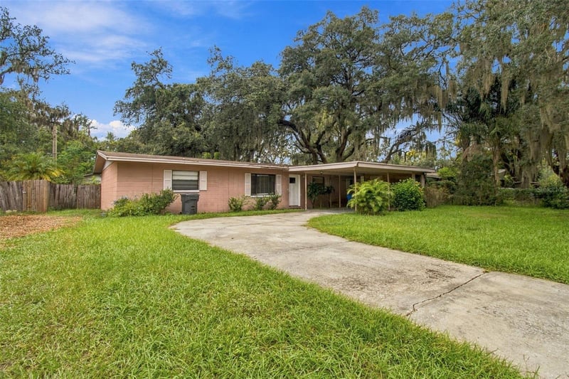 8010 Sharon Dr, Tampa, FL 33617
