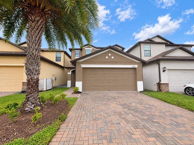 2719 Garden Falls Dr, Brandon, FL 33511
