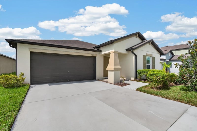 5487 Blue Azure Dr, Wimauma, FL 33598