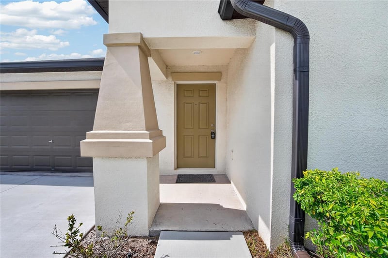 5487 Blue Azure Dr, Wimauma, FL 33598