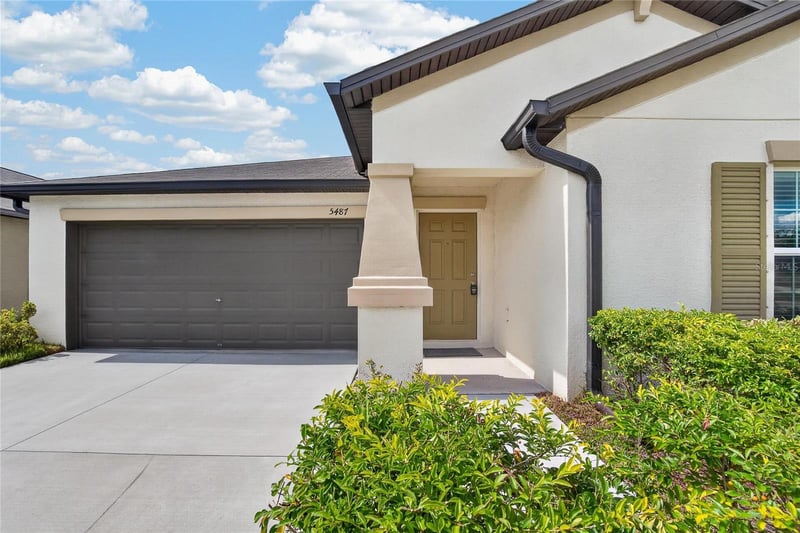 5487 Blue Azure Dr, Wimauma, FL 33598