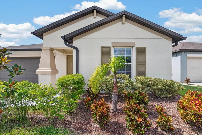 5487 Blue Azure Dr, Wimauma, FL 33598