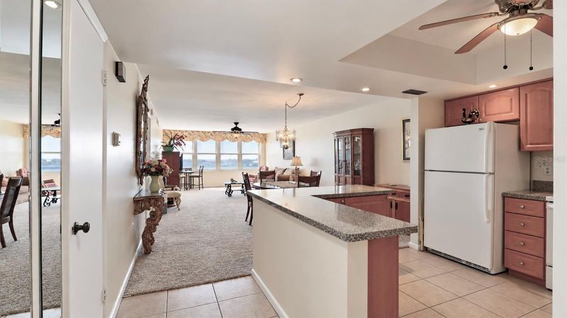 5200 Brittany Dr S #606, St Petersburg, FL 33715