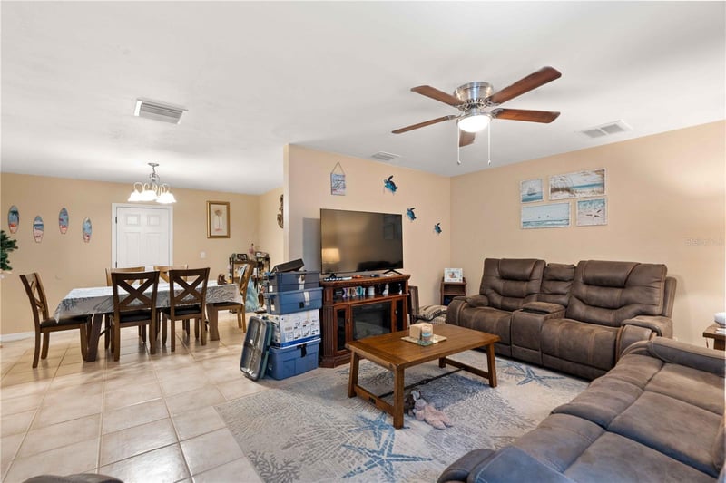 7735 Hawthorn Dr, Port Richey, FL 34668