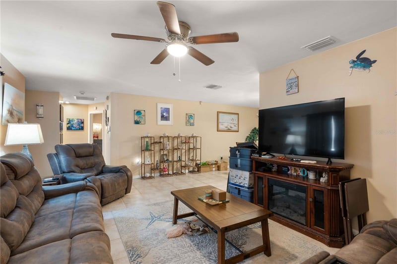 7735 Hawthorn Dr, Port Richey, FL 34668