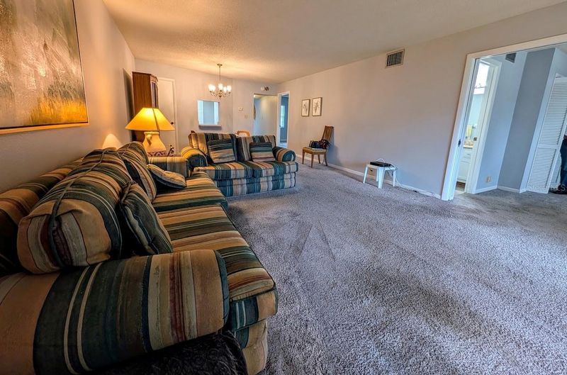 8765 Bardmoor Blvd #207, Seminole, FL 33777