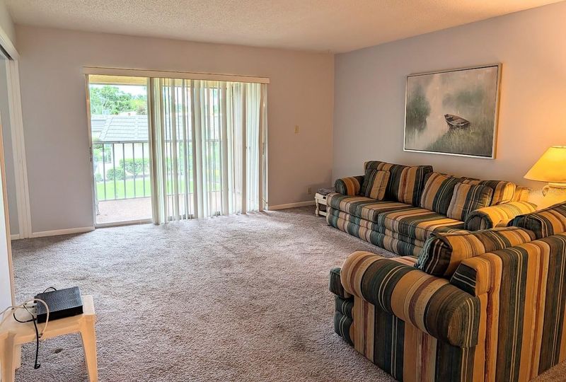 8765 Bardmoor Blvd #207, Seminole, FL 33777