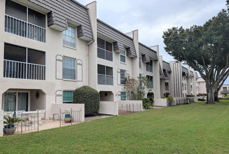 8765 Bardmoor Blvd #207, Seminole, FL 33777